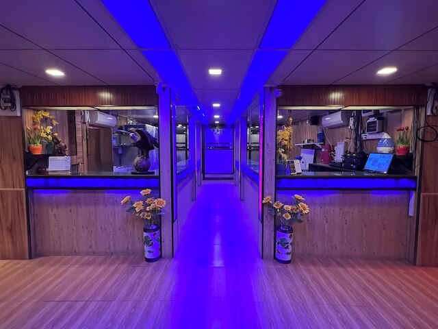 オアシス フローティング ホテル ヤンゴン