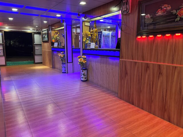 オアシス フローティング ホテル ヤンゴン