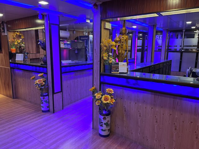 オアシス フローティング ホテル ヤンゴン