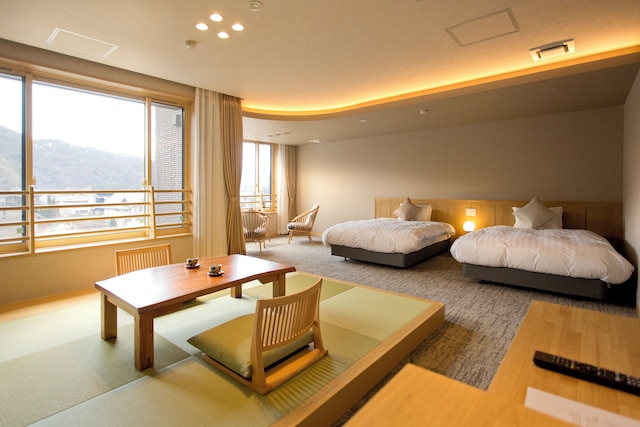 富士山と河口湖とホテル風鈴