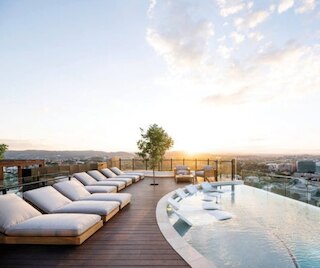 トップ フロア ラグジュアリー アパートメント ルーフトップ プール CBD