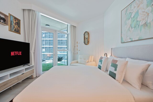 ソフィスティケイテッド スタジオ エスケープ – ラグジュアリー デザイン