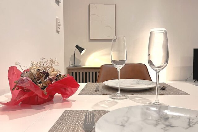 セントラル スタイリッシュ 1 ベッドルーム ウィズ バルコニー アンド エアコン