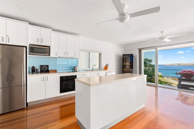 ビーチフロント ラグジュアリー 3 ベッズ ウィズ オーシャンビュー バルコニー