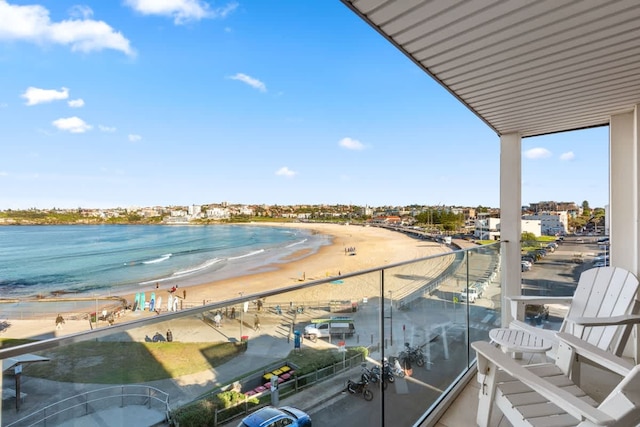 ビーチフロント ラグジュアリー 3 ベッズ ウィズ オーシャンビュー バルコニー