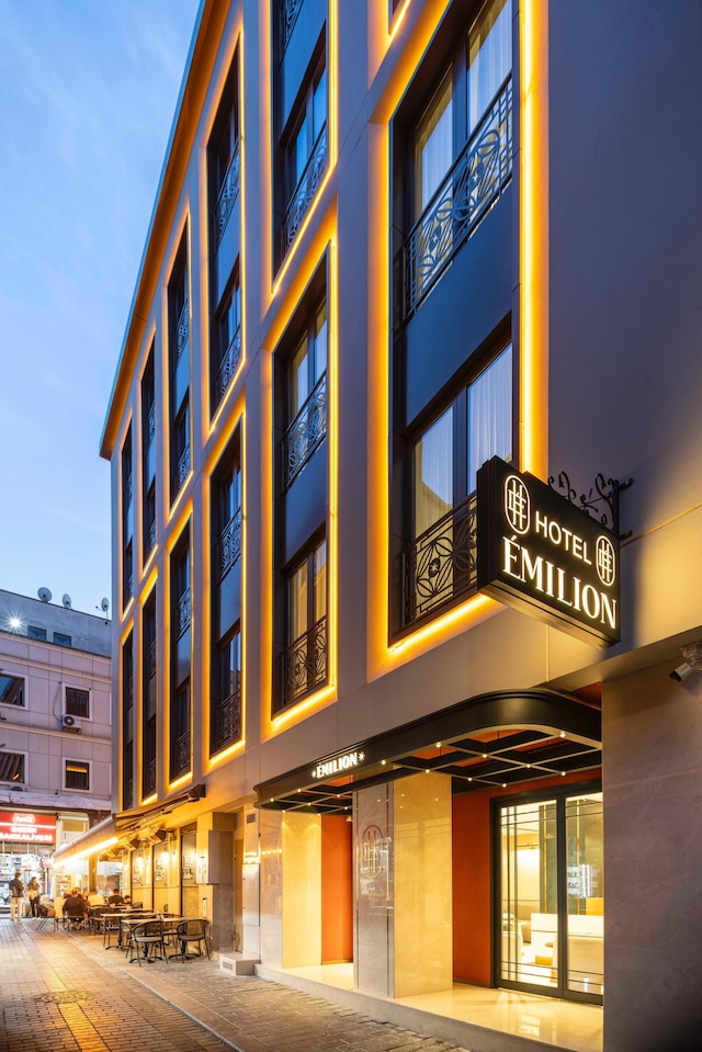 エミリオン ホテル