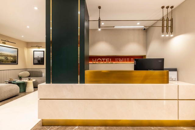 エミリオン ホテル