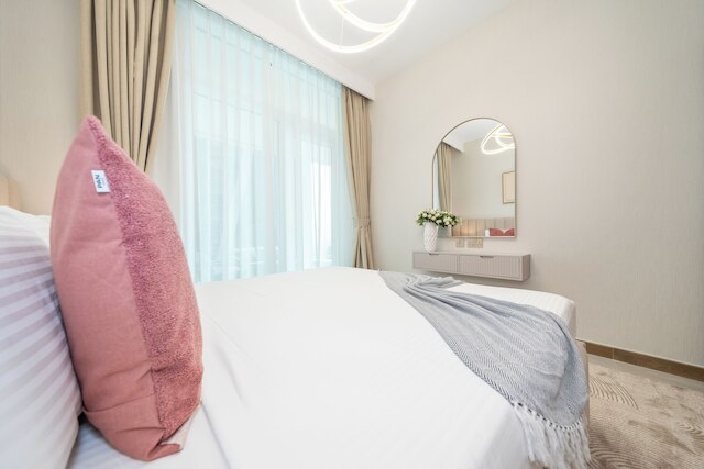 スタイリッシュ 2 ベッドルーム フルリー ファーニッシュド ユニット アット ビジネス ベイ