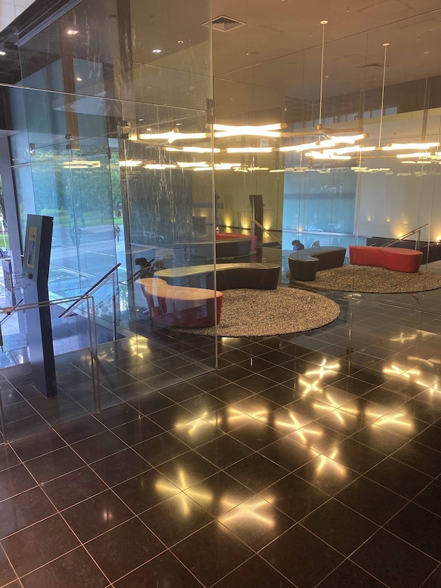 ラグジュアリアス メルボルン アパートメント ウィズ シティ ビューズ