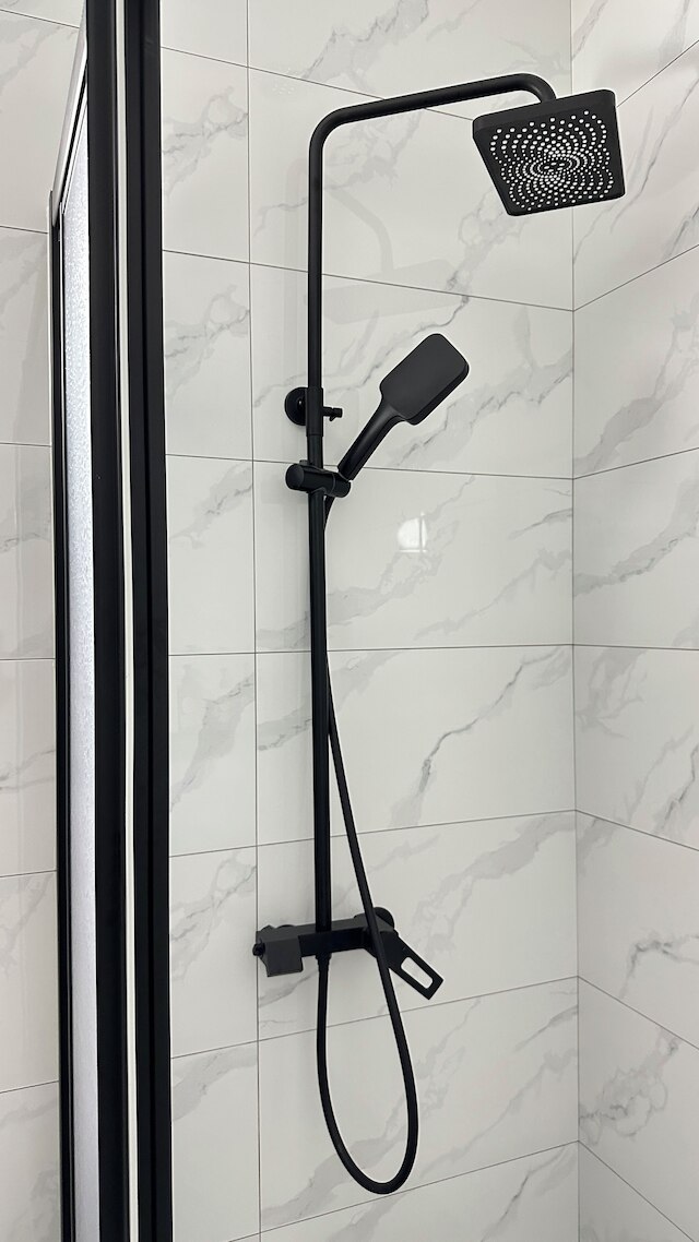 Entire Pool House for 10 people