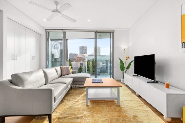 セントラル ルミナス 2 ベッド ウィズ バルコニー エアコン