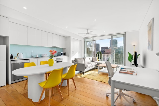 セントラル ルミナス 2 ベッド ウィズ バルコニー エアコン