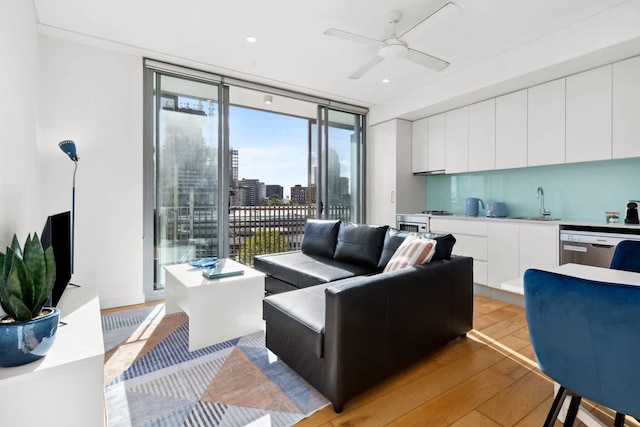 セントラル アールデコ 1 ベッド ウィズ バルコニー エアコン