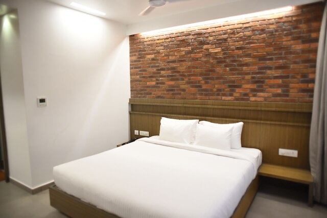 ラトナ レジデンシー