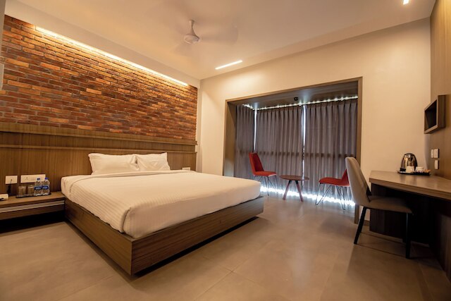 ラトナ レジデンシー