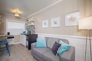 ステップス トゥ ニューポート ハーバー, バルボア ファン ゾーン + ドック アクセス エッジウォーター スタジオス