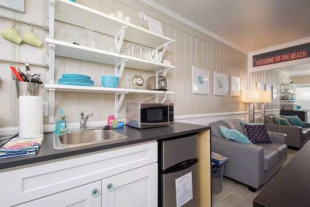 ステップス トゥ ニューポート ハーバー, バルボア ファン ゾーン + ドック アクセス エッジウォーター スタジオス