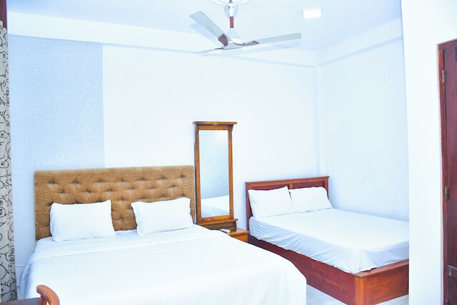 イージー ステイ ゲストハウス