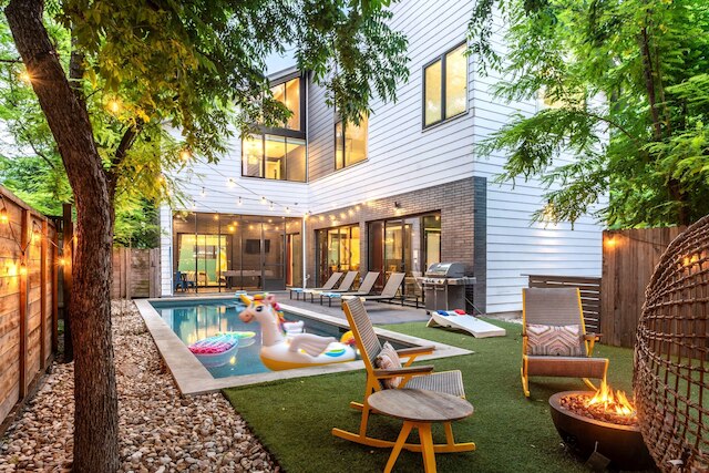 バックヤード プール オアシス レイニー ストリート 6 ミニッツ ウォーク