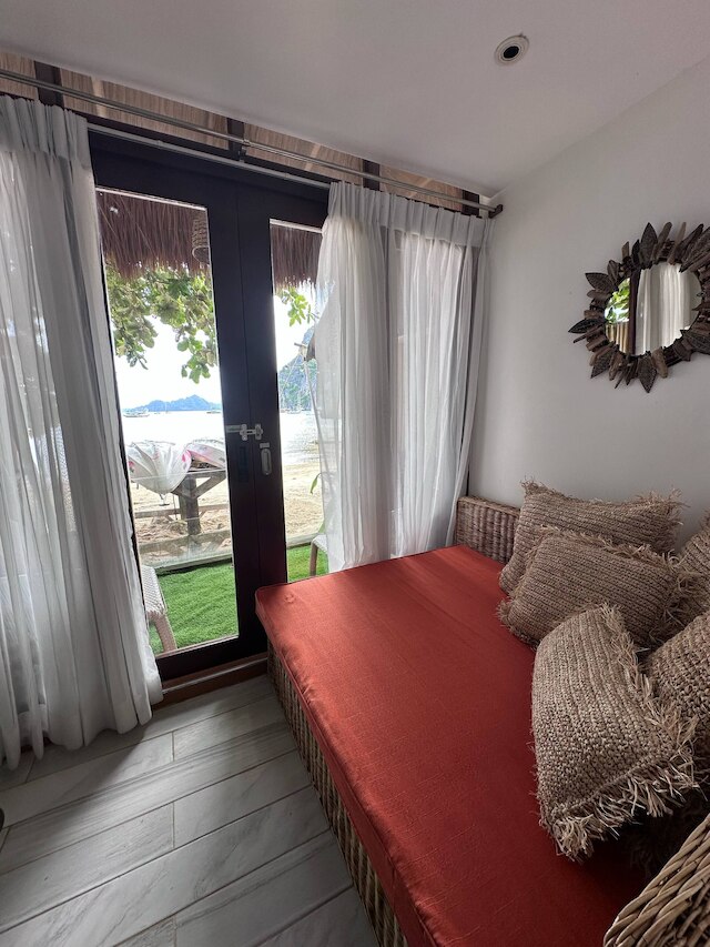 バニグ ビーチ リゾート エル ニド