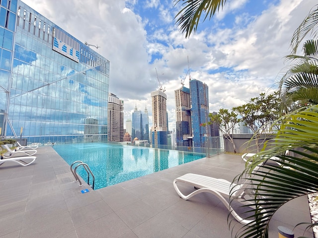 ドーセット レジデンス by クリスタル