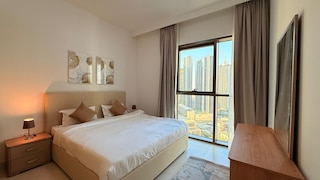 ラグジュアリー 2 ベッドルーム クリーク サイド