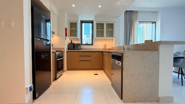 ラグジュアリー 2 ベッドルーム クリーク サイド