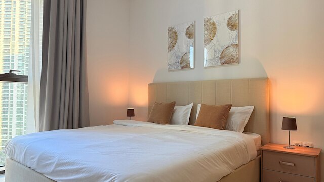 ラグジュアリー 2 ベッドルーム クリーク サイド