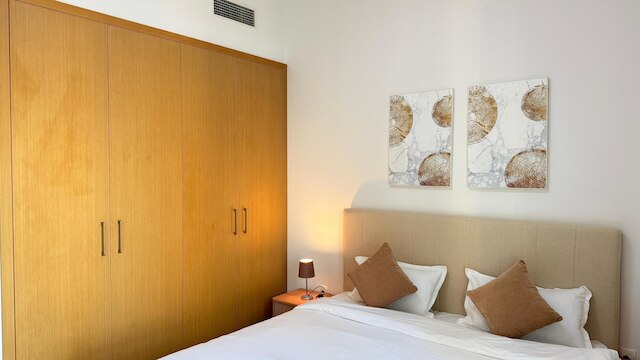 ラグジュアリー 2 ベッドルーム クリーク サイド