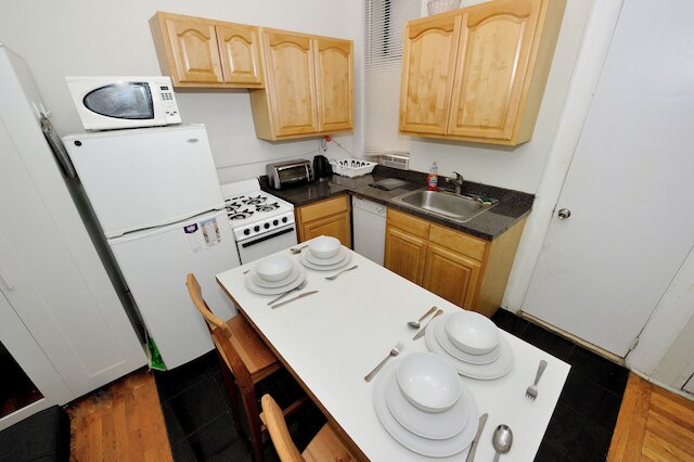 ミッドタウン ウエスト ファーニッシュド アパートメント 3 ベッドルーム パーフェクト シェア