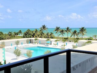 コージー 2 ベッドルーム ウィズ オーシャンビューズ - 510