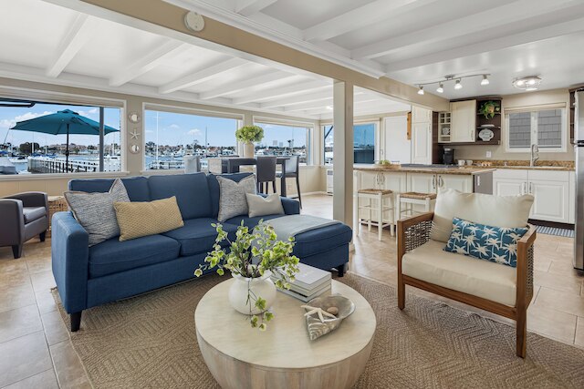 ザ エッジウォーター コンドス by アバントステイ ウォーターフロント ビューズ アンド ショート ウォーク トゥ ビーチ