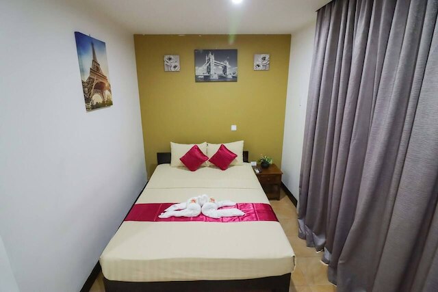 チャック トムーク モングクル ホテル