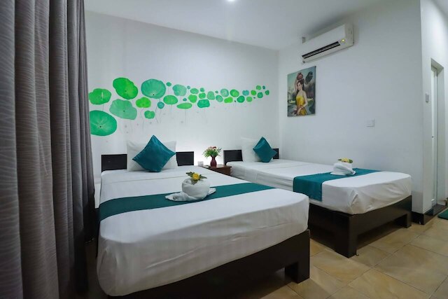 チャック トムーク モングクル ホテル