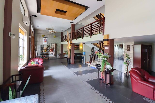 チャック トムーク モングクル ホテル