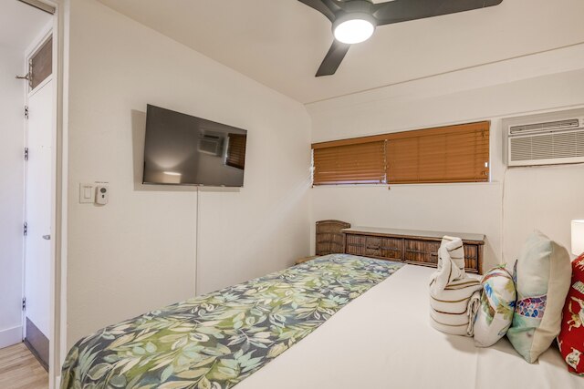 クレアナ #310 1 ベッドルーム コンド