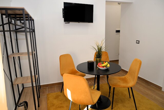 ブラックウッディ コンテンポラリー ルームズ - ナポリ チェントロ ストリコ