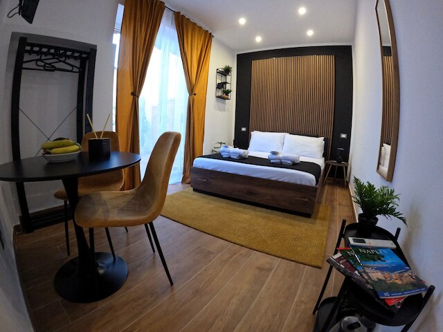 ブラックウッディ コンテンポラリー ルームズ - ナポリ チェントロ ストリコ