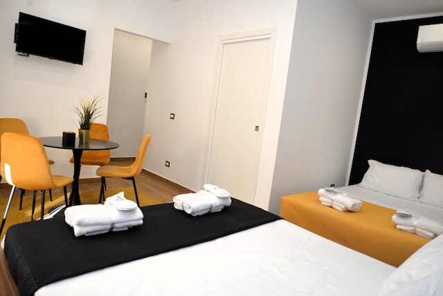 ブラックウッディ コンテンポラリー ルームズ - ナポリ チェントロ ストリコ