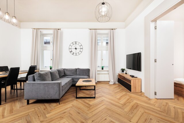 シティ オブ ザ キングス - ポセルスカ 24