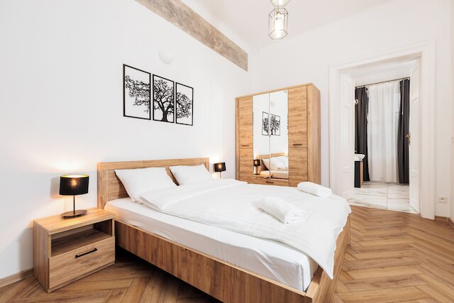 シティ オブ ザ キングス - ポセルスカ 24