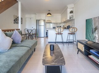 コージーグル | バルメイン | タウンハウス ブリッジ ビュー オア チャーミング コムフィ スタジオ