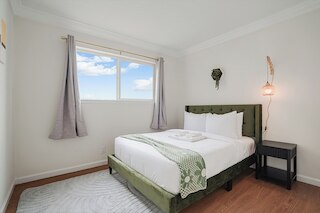 トランクイル 2 ベッドルーム ウィズ コースタル マウンテン ビューズ