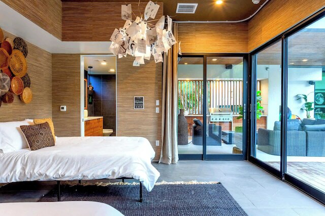 イーストサイド マンション ウィズ プール 7 ミンズ トゥ レイニー