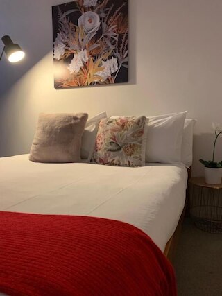 ハート オブ AKL モダン スタジオ プール ジム サウナ