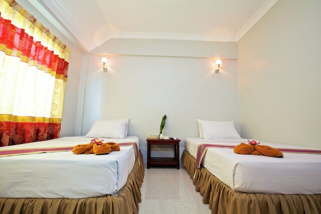 ダムナック リバーサイド ヴィラ