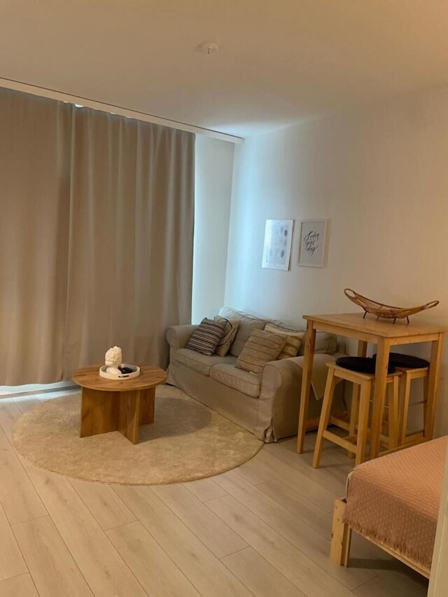 チャーミング 1ベッドルーム アパートメント イン タンペレ ウィズ ファイヤープレース