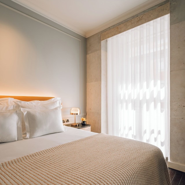 ミシック サナ ダウンタウン スイーツ - ニュー オープニング