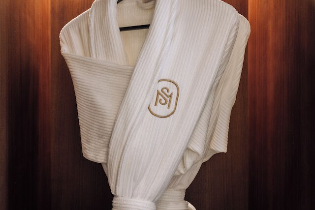 ミシック サナ ダウンタウン スイーツ - ニュー オープニング