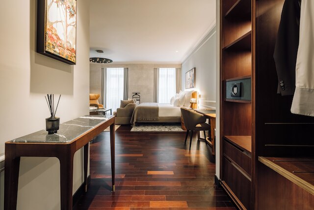 ミシック サナ ダウンタウン スイーツ - ニュー オープニング